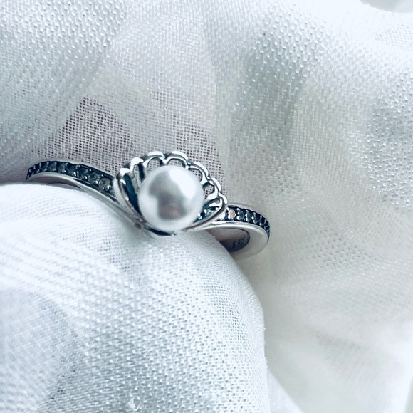 🧜‍♀️NWOT Princess Ariel Shell Ring ✨ - Picture 4 of 11